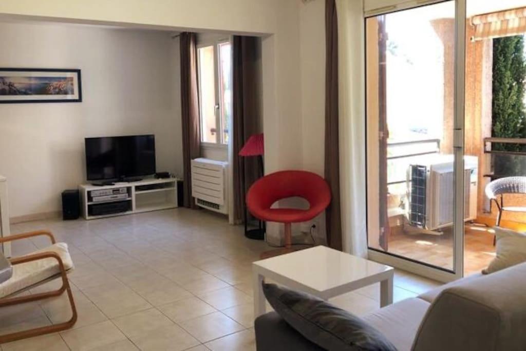 Appartement 60M2 - 2 Chambres A Une Minute Des Plages, Parking Prive سوسيه-لي-بان المظهر الخارجي الصورة