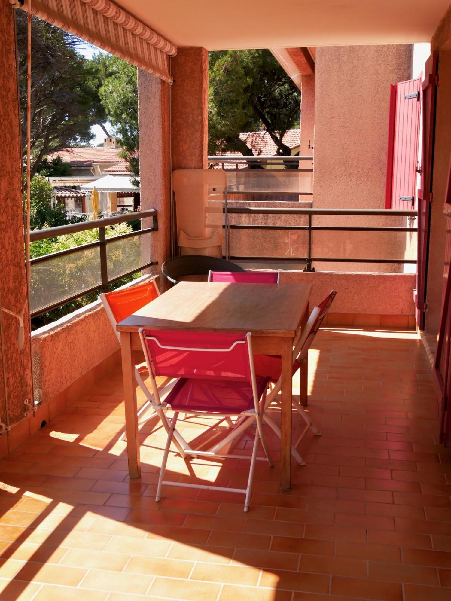 Appartement 60M2 - 2 Chambres A Une Minute Des Plages, Parking Prive سوسيه-لي-بان المظهر الخارجي الصورة